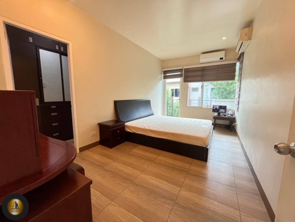 3Bedroom House and Lot for Rent at Multinational Village,Paranaque