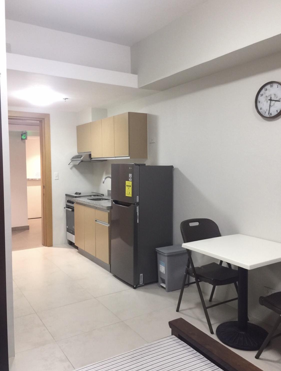 FOR RENT STUDIO UNIT WITH PARKING