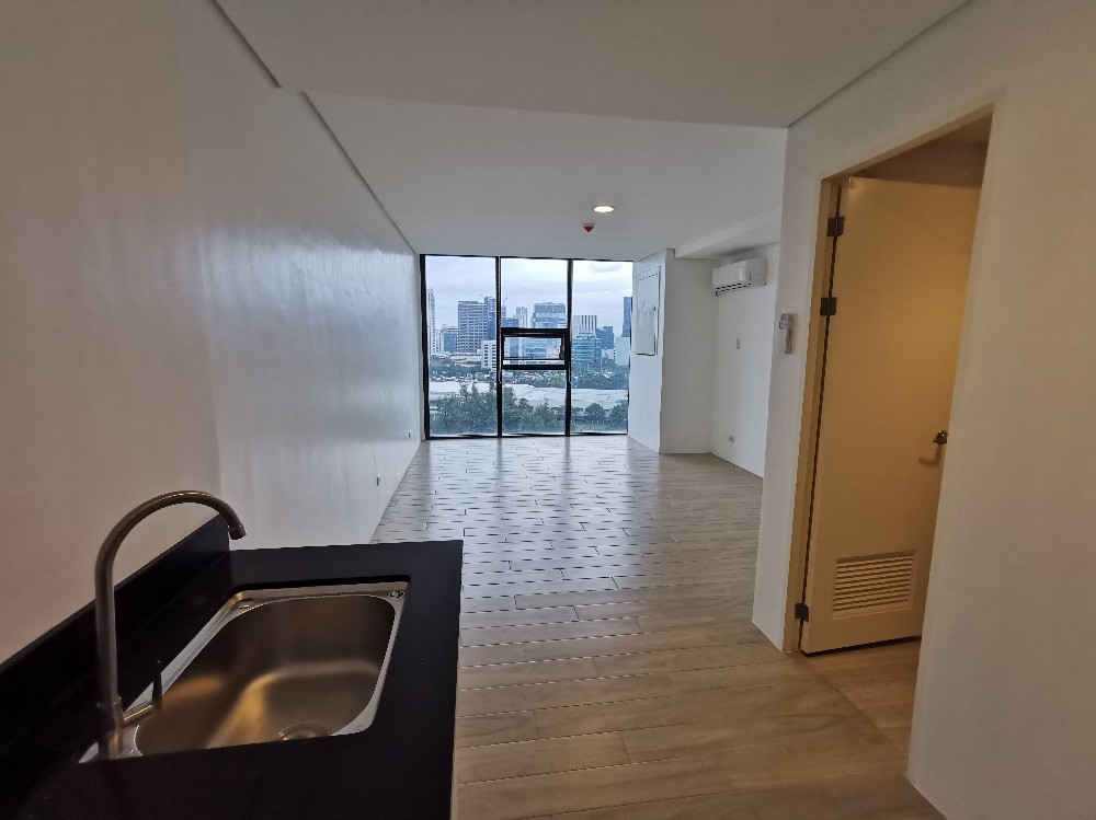Brand new small office home office space for long term lease