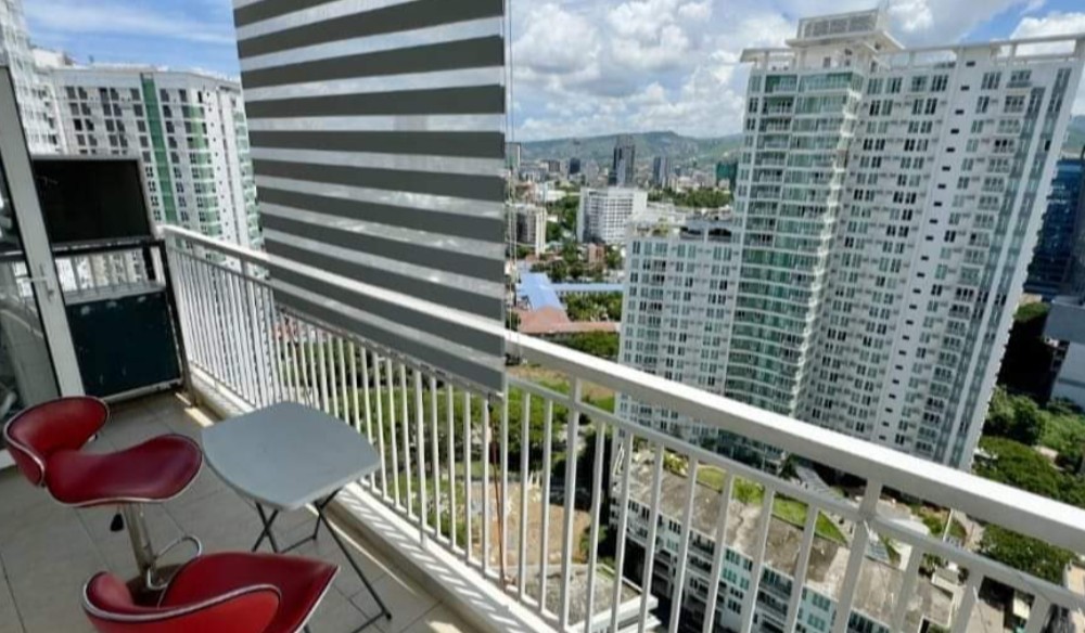 2 BR corner unit at Solinea Tower 1