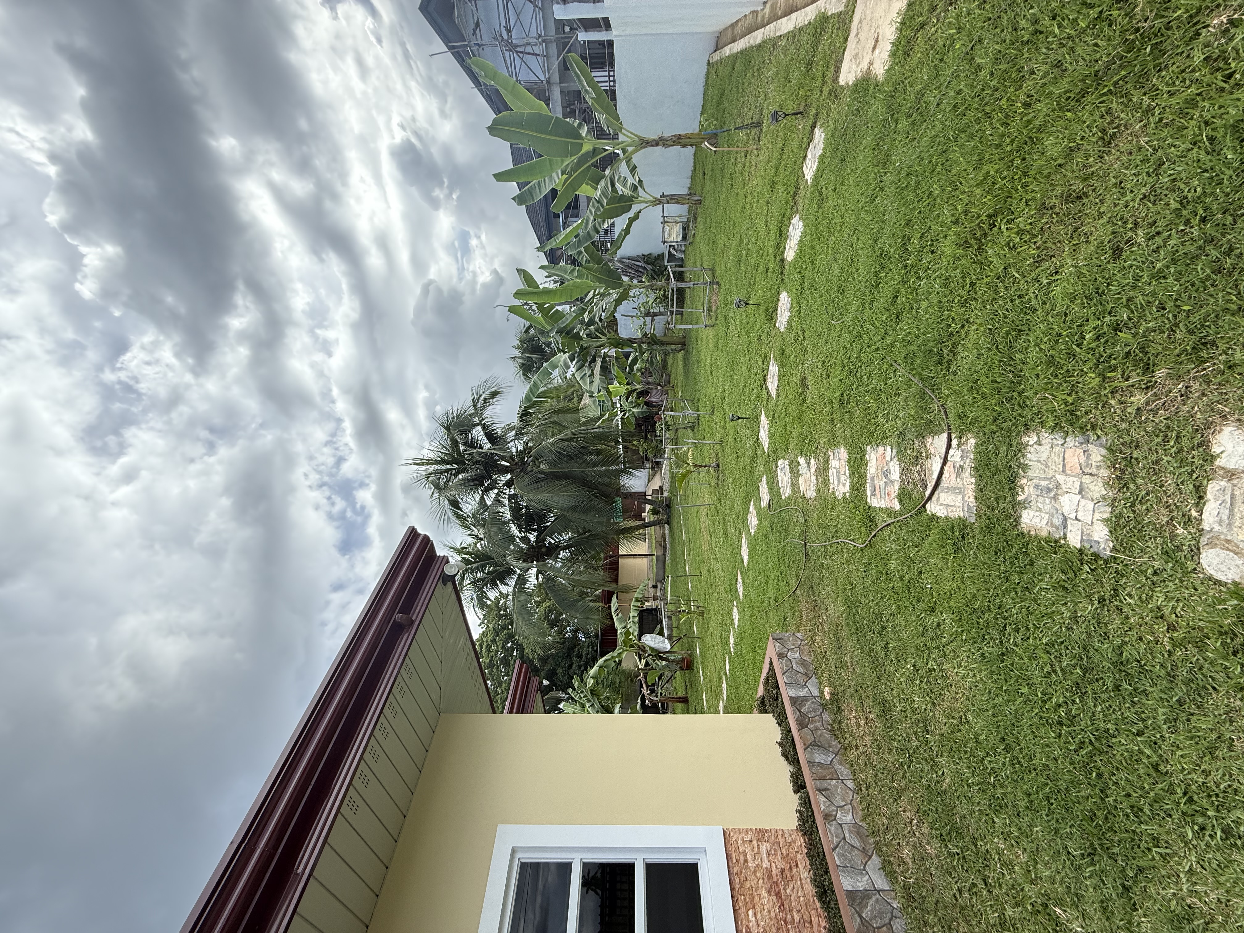 Charming Modern Bungalow with Spacious Yard — Perfect for Relaxation and Family Living