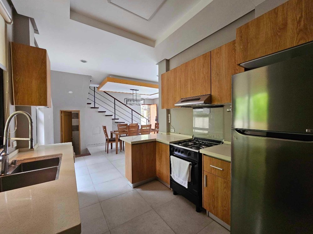 Luxurious Living Awaits: Spacious 3-Bedroom House for Rent in Banilad, Cebu City