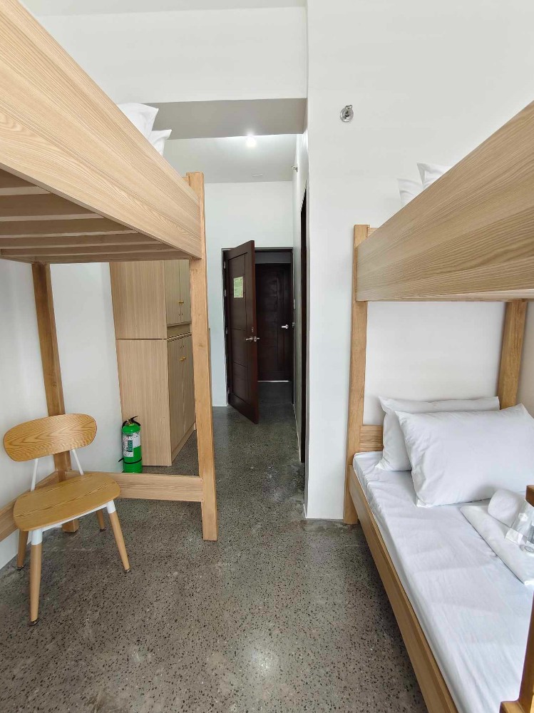 Cozy Bedspace for 3 in Banilad, Cebu City – Affordable & Convenient Living!